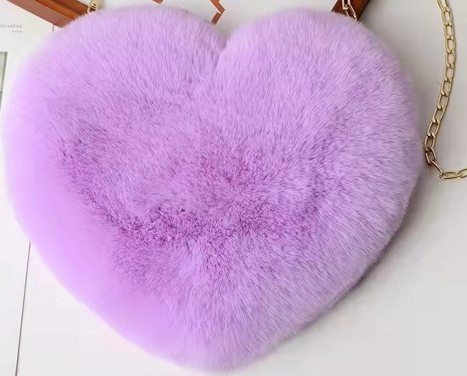 Fluffy heart-shaped bag with gold chain