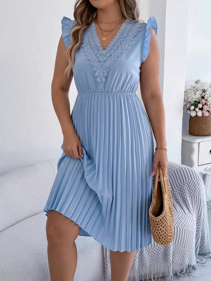 Briony – Casual V-Neck Maxi Dress with Lace Detail