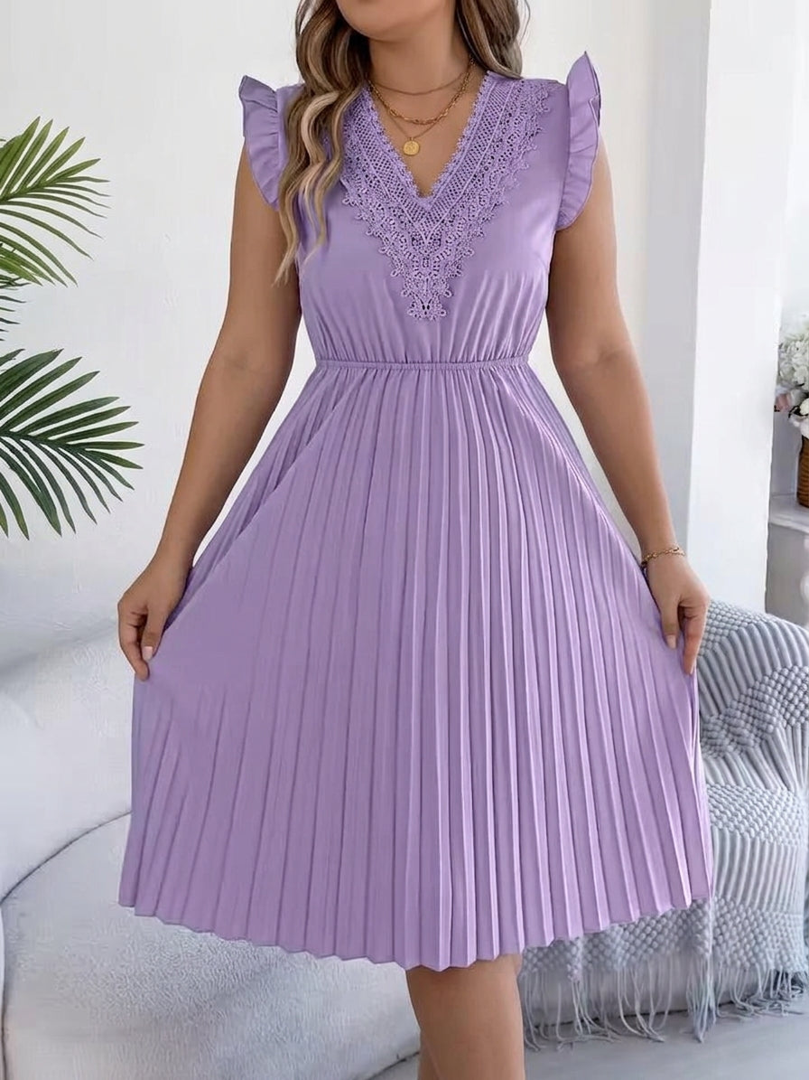 Briony – Casual V-Neck Maxi Dress with Lace Detail