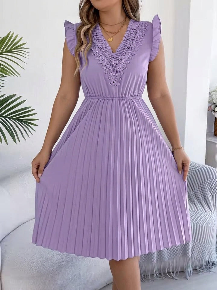 Briony – Casual V-Neck Maxi Dress with Lace Detail