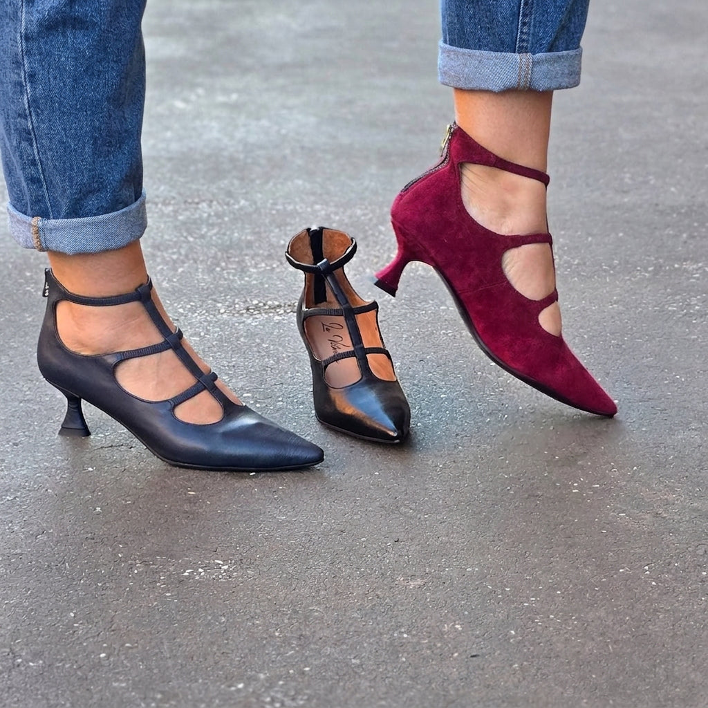 LOW HEEL PUMPS WITH STRAPS