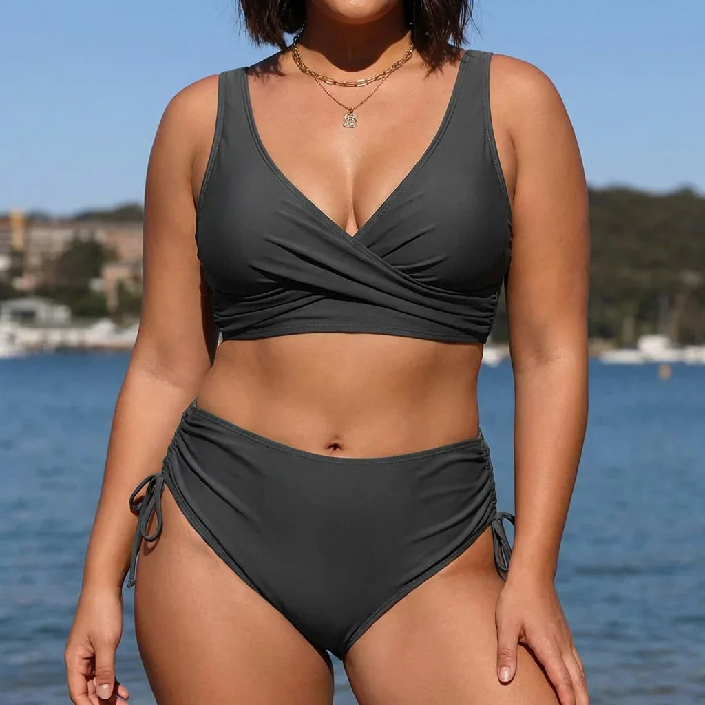 Wilhelmina | Your tummy-shaping bikini set with a stylish V-neck