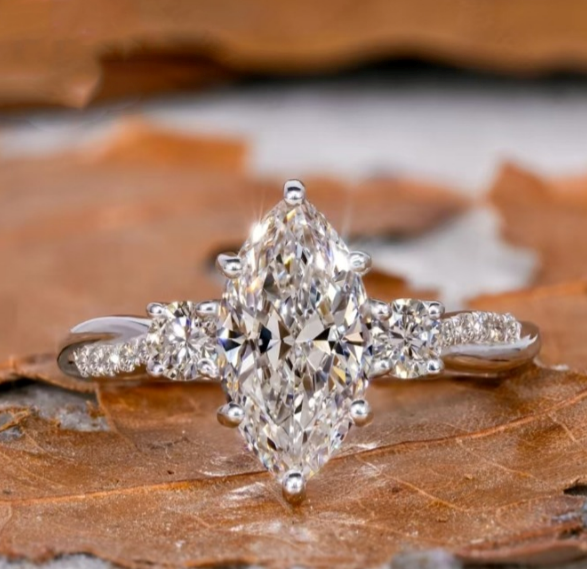 Oona Ring | White Gold