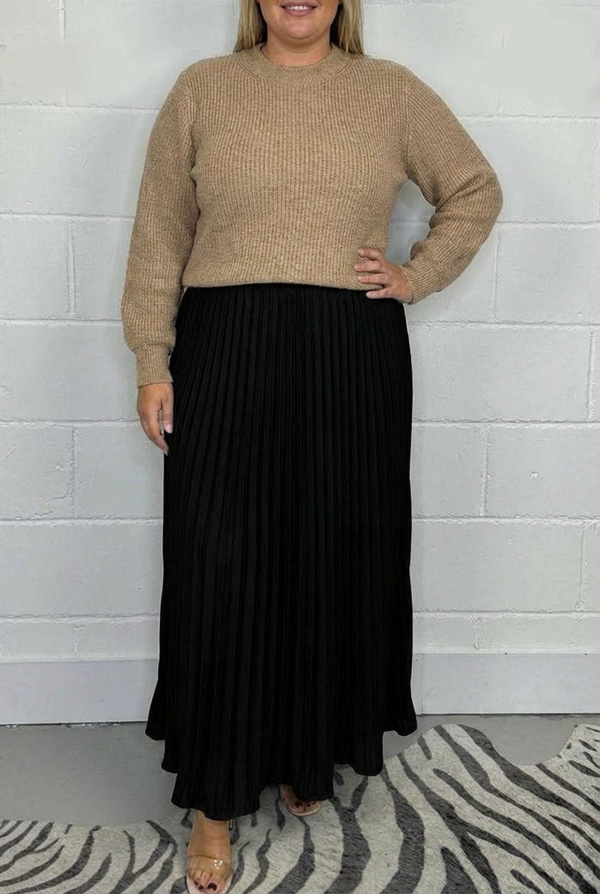 Esmé - Maxi dress with sweater and pleated skirt
