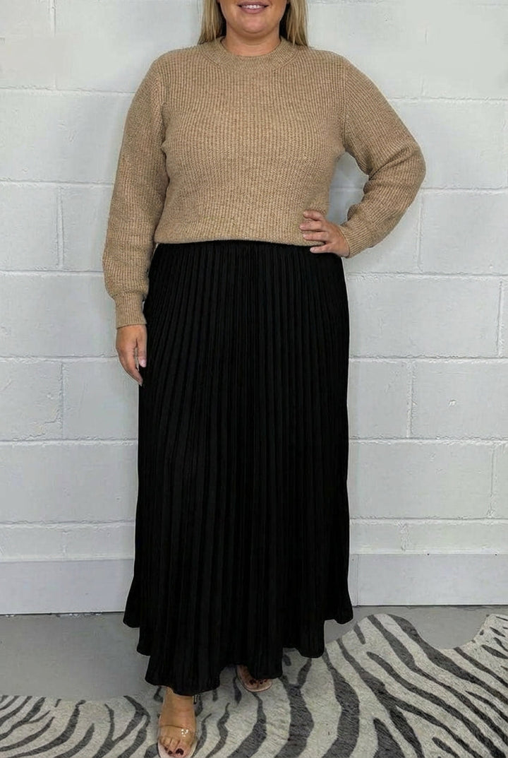 Esmé - Maxi dress with sweater and pleated skirt
