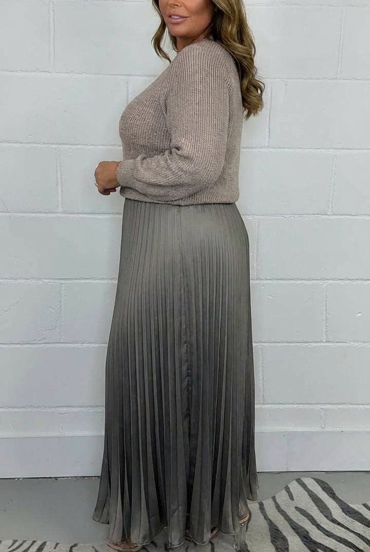 Esmé - Maxi dress with sweater and pleated skirt