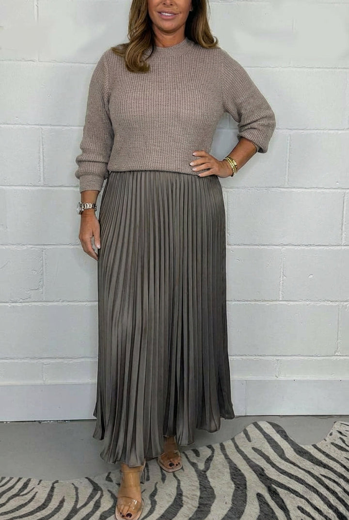 Esmé - Maxi dress with sweater and pleated skirt