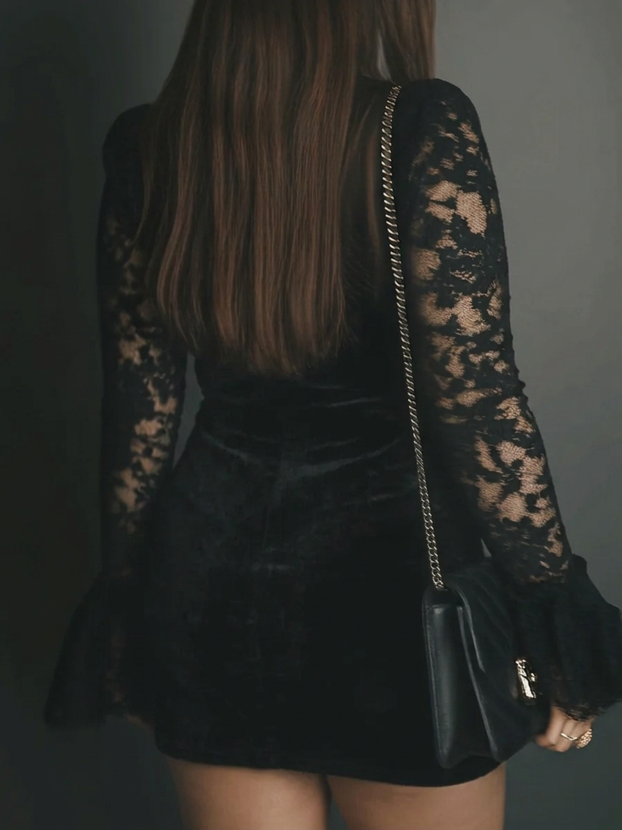 Aurelia – Velvet and Lace Mini Dress