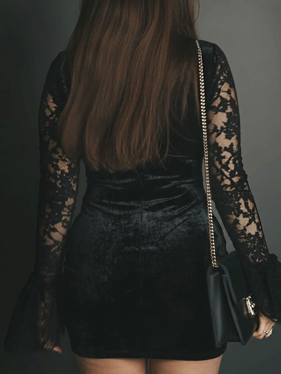 Aurelia – Velvet and Lace Mini Dress
