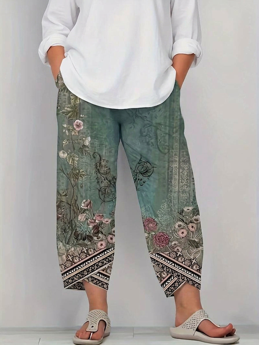 Olwen | Vintage Floral Capri Pant With Elastic Waist